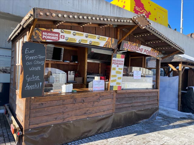 Foodtrailer fuer belgische Pommes von Gingers Events