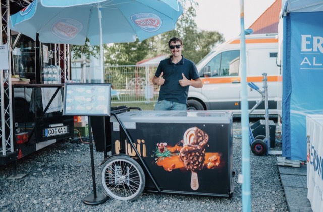 Gingers Events Cateringstand mit Speisen und Service